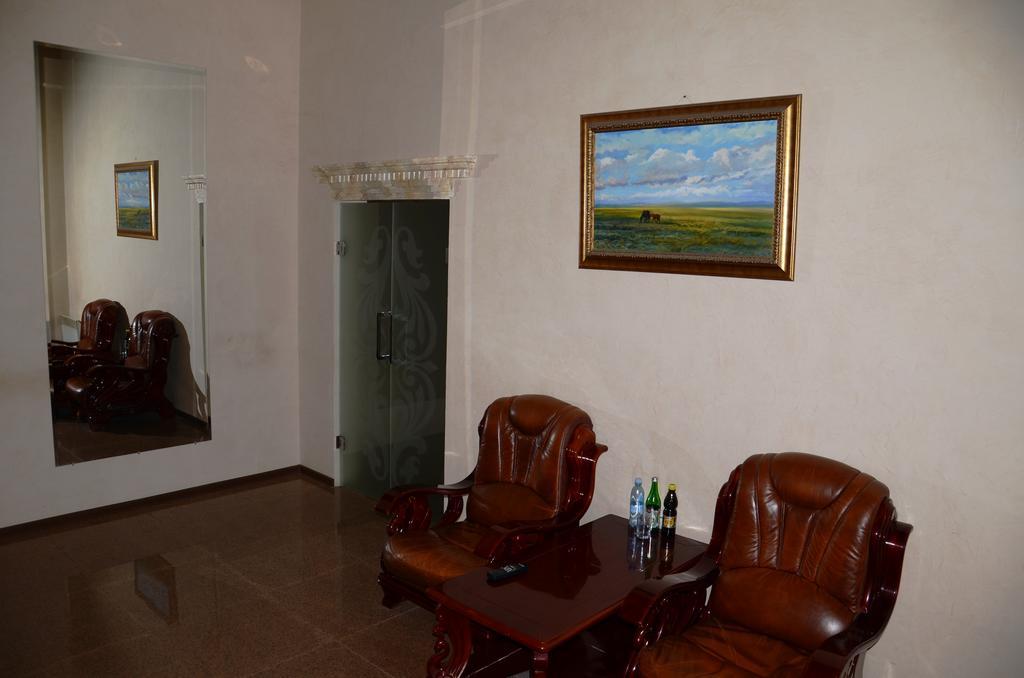 Saryarka Hotel Αστάνα Εξωτερικό φωτογραφία